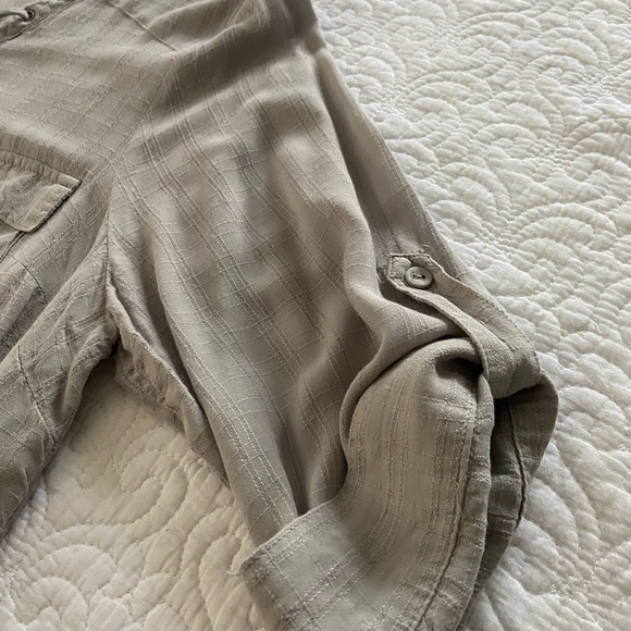 Torrid Lace Up Blouse Gray 3/4 Sleeves With Roll Tabs Lightweight Plus Size 0 - Picture 6 of 12